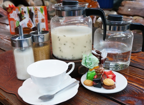 Чай по-тувински (с молоком и солью)
